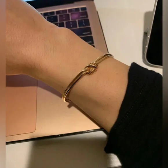 BRAND NEW 18K Gold Plated Adjustable Bangle Bracelet - Picture 6 of 6